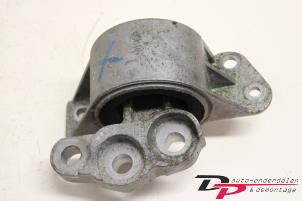 Używane Wspornik silnika Fiat Punto Evo (199) 1.3 JTD Multijet 85 16V Euro 5 Cena € 12,60 Procedura marży oferowane przez DP Auto-onderdelen & Demontage