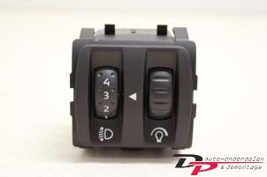 Begagnade Brytare, AIH strålkastare Renault Megane III Berline (BZ) 1.4 16V TCe 130 Pris € 7,20 Marginaltabell erbjuds av DP Auto-onderdelen & Demontage