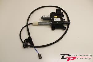 Gebruikte Handrem Mechaniek Citroen DS5 (KD/KF) 2.0 165 HYbrid4 16V Prijs € 175,00 Margeregeling aangeboden door DP Auto-onderdelen & Demontage