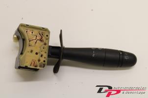 Gebruikte Ruitenwis Schakelaar Renault Kangoo (KC) 1.4 Prijs € 7,65 Margeregeling aangeboden door DP Auto-onderdelen & Demontage