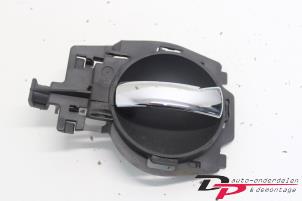 Gebruikte Portiergreep 2Deurs links Citroen C2 (JM) 1.4 Prijs € 7,65 Margeregeling aangeboden door DP Auto-onderdelen & Demontage