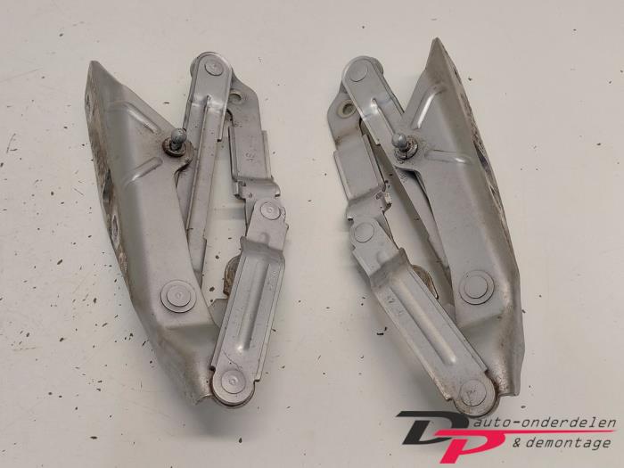 Zawias pokrywy silnika z Audi TT Roadster (8J9) 2.0 TFSI 16V 2007