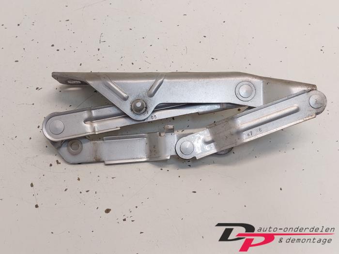 Zawias pokrywy silnika z Audi TT Roadster (8J9) 2.0 TFSI 16V 2007