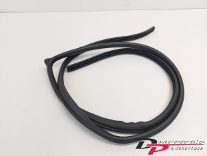 Używane Uszczelka drzwi lewych przednich wersja 4-drzwiowa Opel Antara (LA6) 3.2 V6 24V 4x4 Cena € 21,25 Procedura marży oferowane przez DP Auto-onderdelen & Demontage