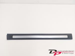 Begagnade Dekorstripe Mercedes B (W245) 1.7 B-170 16V Pris € 7,65 Marginaltabell erbjuds av DP Auto-onderdelen & Demontage