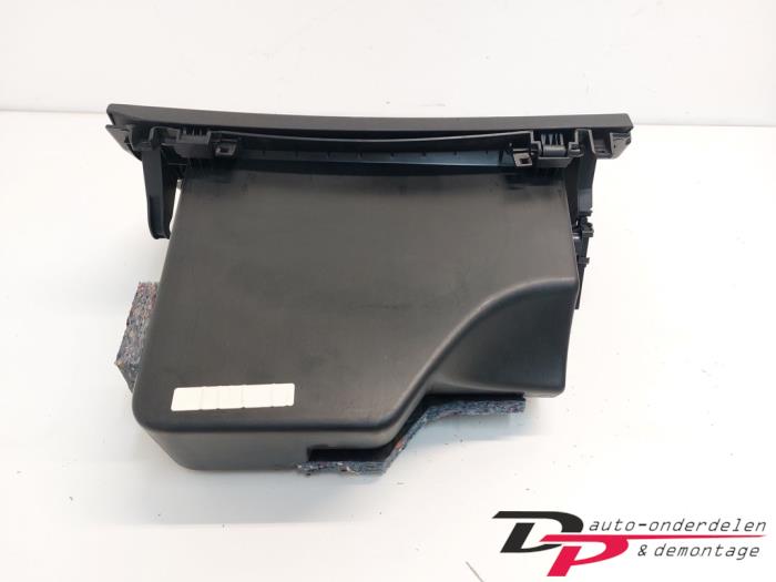 Handskfack från en Citroën C4 Berline (NC) 1.4 16V VTi 2012