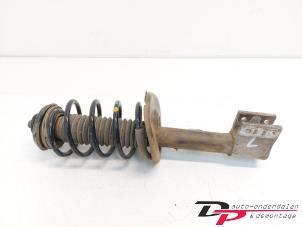 Gebruikte Mac Phersonpoot links-voor Citroen C4 Berline (NC) 1.4 16V VTi Prijs € 38,00 Margeregeling aangeboden door DP Auto-onderdelen & Demontage