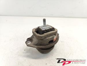 Begagnade Motorfäste Landrover Range Rover Sport (LS) 2.7 TDV6 24V Pris € 20,00 Marginaltabell erbjuds av DP Auto-onderdelen & Demontage