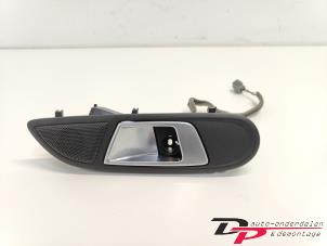 Gebruikte Deurgreep 4Deurs rechts-voor Ford Fiesta 6 (JA8) 1.6 TDCi 16V ECOnetic Prijs € 13,00 Margeregeling aangeboden door DP Auto-onderdelen & Demontage