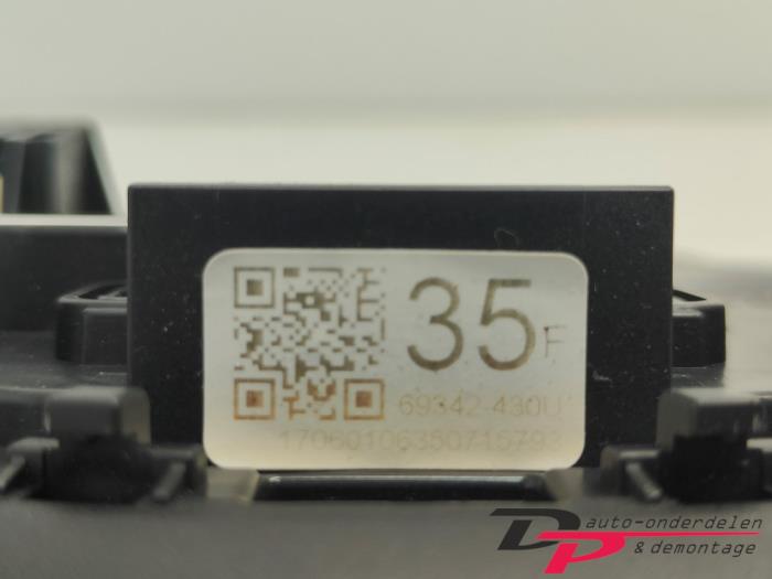 Licznik kilometrów KM z Citroën C1 1.0 Vti 68 12V 2017