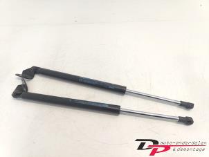 Gebruikte Gasdemperset Achterklep Mazda CX-5 I (KE,GH) 2.2 Skyactiv D 175 16V 4WD Prijs € 20,00 Margeregeling aangeboden door DP Auto-onderdelen & Demontage