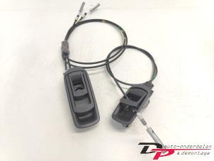 Gebruikte Handgreep Mazda CX-5 I (KE,GH) 2.2 Skyactiv D 175 16V 4WD Prijs € 20,00 Margeregeling aangeboden door DP Auto-onderdelen & Demontage