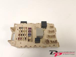 Begagnade Säkringsbox Toyota Yaris (P1) 1.0 16V VVT-i Pris € 14,00 Marginaltabell erbjuds av DP Auto-onderdelen & Demontage