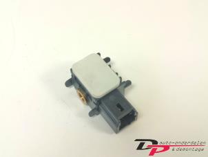 Używane Czujnik poduszki powietrznej Peugeot 207/207+ (WA/WC/WM) 1.4 16V VTi Cena € 9,00 Procedura marży oferowane przez DP Auto-onderdelen & Demontage