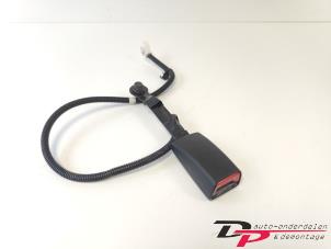 Gebruikte Veiligheidsgordel Insteek links-voor Kia Picanto (TA) 1.0 12V LPG Prijs € 12,00 Margeregeling aangeboden door DP Auto-onderdelen & Demontage