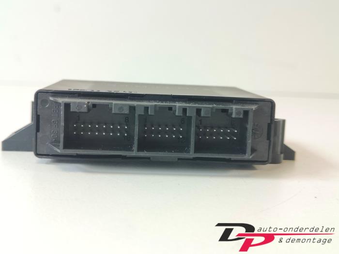 PDC Module van een Audi Q7 (4LB) 3.0 TDI V6 24V 2006