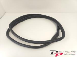 Begagnade Dörrtätning, 4-dörrars, vänster bak Mercedes A (W169) 1.7 A-170 5-Drs. Pris € 15,00 Marginaltabell erbjuds av DP Auto-onderdelen & Demontage