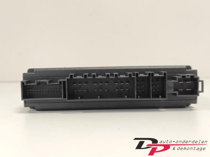 Dator , karosskontroll (BCM) från en Volkswagen Phaeton (3D) 3.2 V6 30V 2004