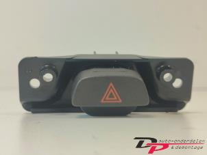 Begagnade Nödbelysningsbrytare Ford Fiesta 5 (JD/JH) 1.4 TDCi Pris € 5,00 Marginaltabell erbjuds av DP Auto-onderdelen & Demontage