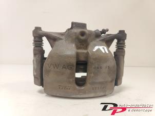 Używane Zacisk hamulcowy lewy przód Audi A3 (8V1/8VK) 1.6 TDI Ultra 16V Cena € 8,40 Procedura marży oferowane przez DP Auto-onderdelen & Demontage