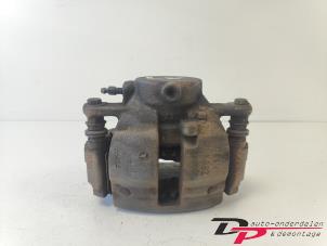 Begagnade Främre bromsok, vänster Mercedes B (W245) 2.0 B-200 16V Pris € 8,40 Marginaltabell erbjuds av DP Auto-onderdelen & Demontage