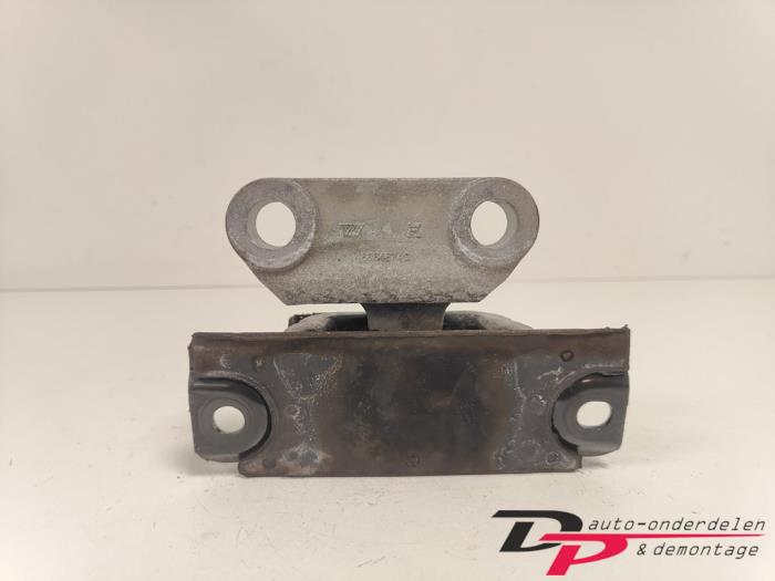 Fäste, växellåda från en Opel Corsa E 1.4 16V 2019