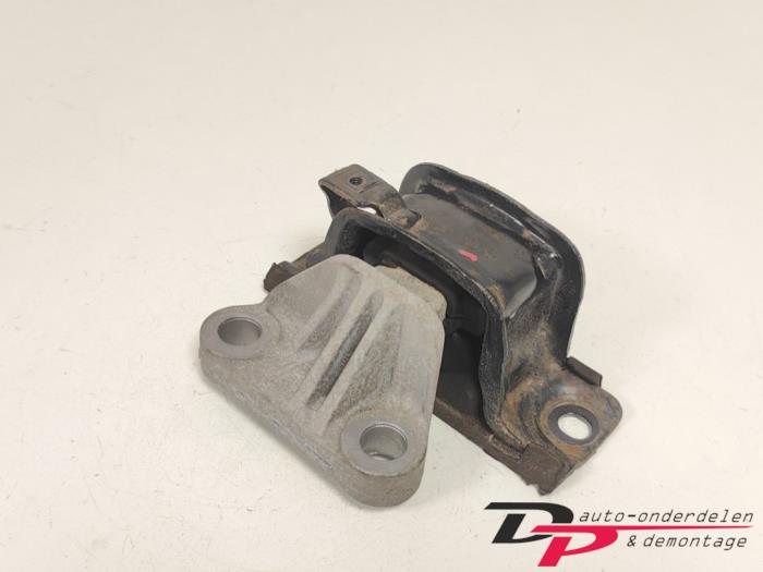 Fäste, växellåda från en Opel Corsa E 1.4 16V 2019