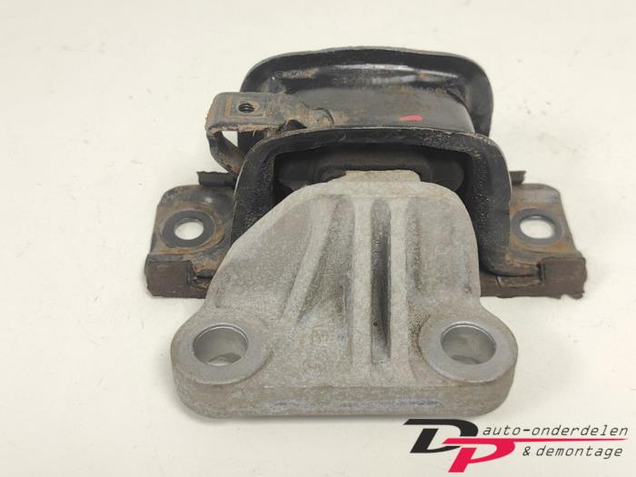 Fäste, växellåda från en Opel Corsa E 1.4 16V 2019