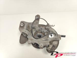 Gebruikte Fusee rechts-achter Mercedes E (W213) E-220d 2.0 Turbo 16V Prijs € 44,95 Margeregeling aangeboden door DP Auto-onderdelen & Demontage