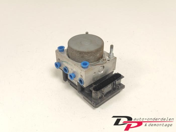 Pompa ABS z Nissan Note (E11) 1.4 16V 2010