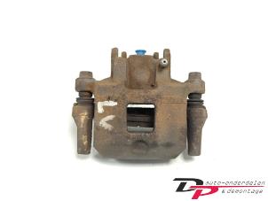 Gebruikte Remklauw (Tang) links-voor Mitsubishi Space Star (A0) 1.2 12V Prijs € 10,00 Margeregeling aangeboden door DP Auto-onderdelen & Demontage