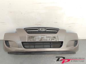 Begagnade Främre stötfångare Kia Cee'd Sporty Wagon (EDF) 1.6 CVVT 16V Pris € 100,00 Marginaltabell erbjuds av DP Auto-onderdelen & Demontage