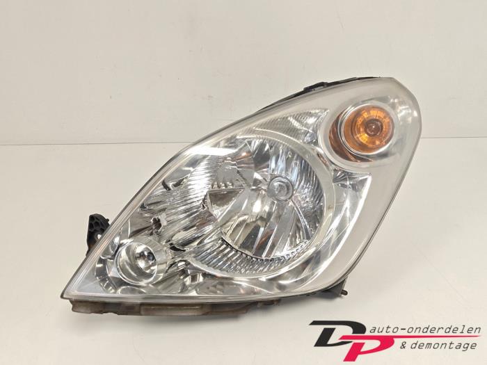 Strålkastare, vänster från en Suzuki Splash 1.0 12V 2009