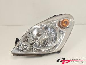 Begagnade Strålkastare, vänster Suzuki Splash 1.0 12V Pris € 75,00 Marginaltabell erbjuds av DP Auto-onderdelen & Demontage