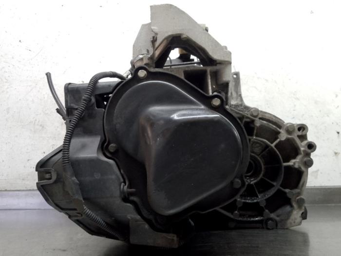 Växellåda från en Ford Fiesta 6 (JA8) 1.0 SCI 12V 80 2013