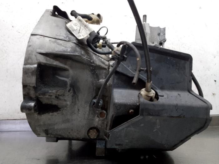 Växellåda från en Ford Fiesta 6 (JA8) 1.0 SCI 12V 80 2013