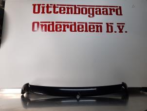 Gebruikte Achterspoiler Renault Twingo II (CN) 1.2 16V GT TCE eco2 Prijs € 95,00 Margeregeling aangeboden door Uittenbogaard onderdelen BV