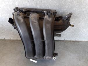 Gebruikte Inlaatspruitstuk Volkswagen Up! (121) 1.0 12V 60 Prijs € 190,00 Margeregeling aangeboden door Uittenbogaard onderdelen BV