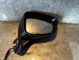 Gebruikte Buitenspiegel rechts Mazda CX-5 I (KE,GH) 2.0 16V 2WD Prijs € 150,00 Margeregeling aangeboden door Uittenbogaard onderdelen BV