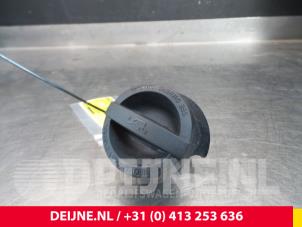 Używane Rurka wlewu oleju Volvo XC60 I (DZ) 2.4 D5 20V AWD Geartronic Cena € 20,00 Procedura marży oferowane przez van Deijne Onderdelen Uden B.V.