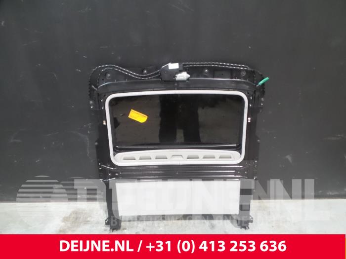 Skjutbart tak från en Volvo V70 (BW) 2.4 D5 20V AWD 2009