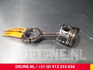 Gebruikte Zuiger Volvo V40 (MV) 1.6 D2 Prijs € 75,00 Margeregeling aangeboden door van Deijne Onderdelen Uden B.V.