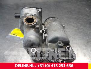 Begagnade Oljefilterhus Volvo V70 (SW) 2.4 D5 20V Pris € 70,00 Marginaltabell erbjuds av van Deijne Onderdelen Uden B.V.