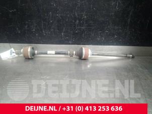 Gebruikte Aandrijfas rechts-achter Volvo XC90 II 2.0 T8 16V Twin Engine AWD Prijs € 350,00 Margeregeling aangeboden door van Deijne Onderdelen Uden B.V.