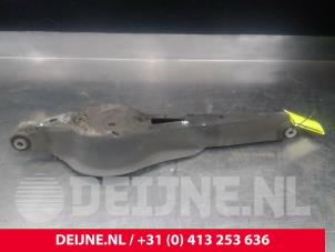 Używane Miseczka sprezyny lewy tyl Volvo V70 (BW) 2.0 D3 16V Cena € 35,00 Procedura marży oferowane przez van Deijne Onderdelen Uden B.V.