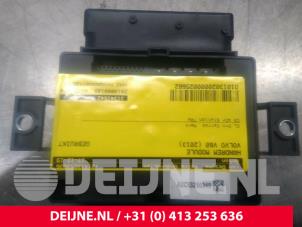 Używane Modul hamulca postojowego Volvo V60 I (FW/GW) 2.4 D6 20V Plug-in Hybrid AWD Cena € 17,50 Procedura marży oferowane przez van Deijne Onderdelen Uden B.V.