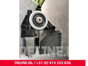 Gebruikte Motor electrisch raam Volvo XC90 II 2.0 D5 16V AWD Prijs € 85,00 Margeregeling aangeboden door van Deijne Onderdelen Uden B.V.