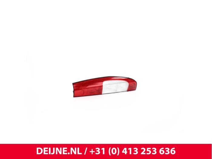 Achterlicht rechts van een Mercedes Vito 2004