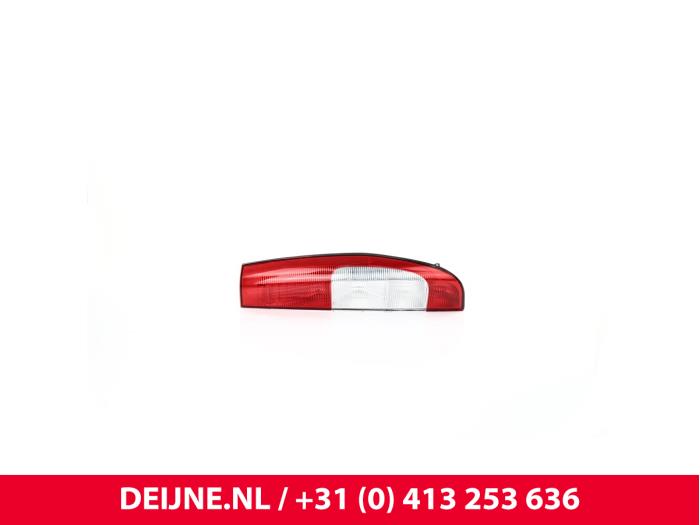Achterlicht rechts van een Mercedes Vito 2004