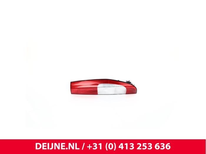 Achterlicht rechts van een Mercedes Vito 2004